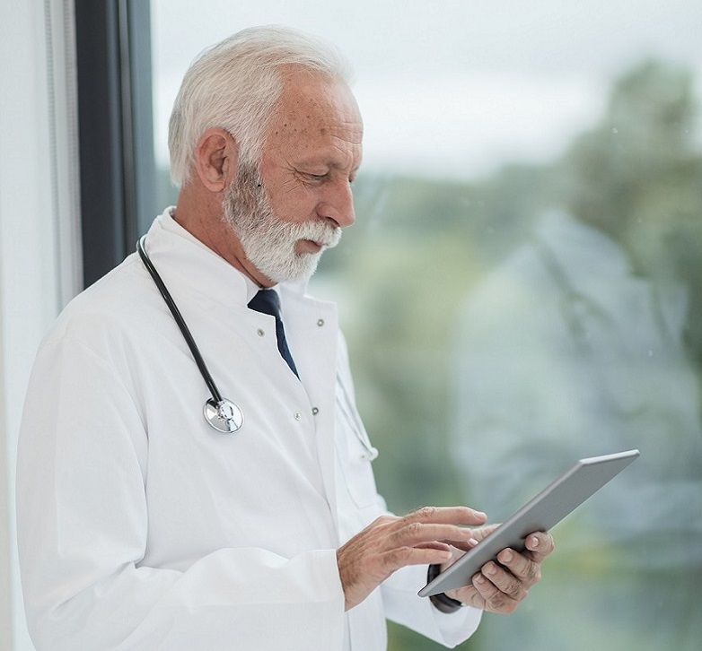 Dr. Edgar Hurtado Cortés